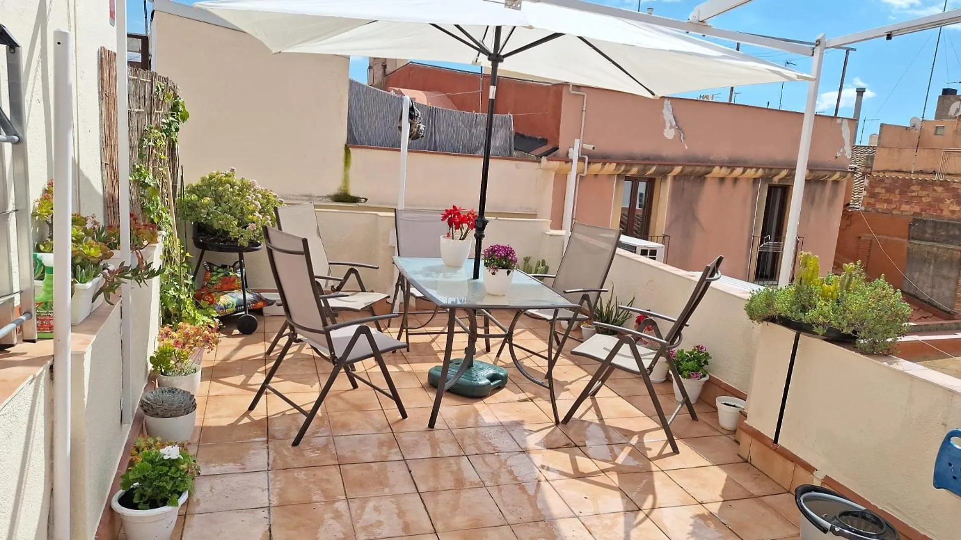 El Terrat De La Tecla - Duplex Casc Antic contacts
